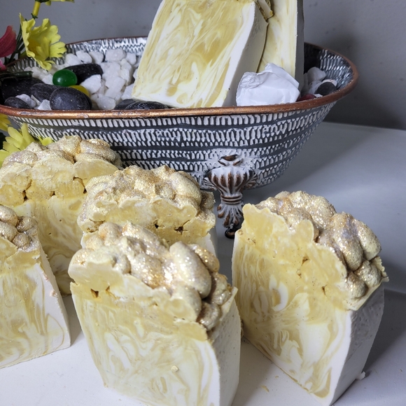 Sandlewood scented 2 large handmade soap bars - Picture 8 of 12